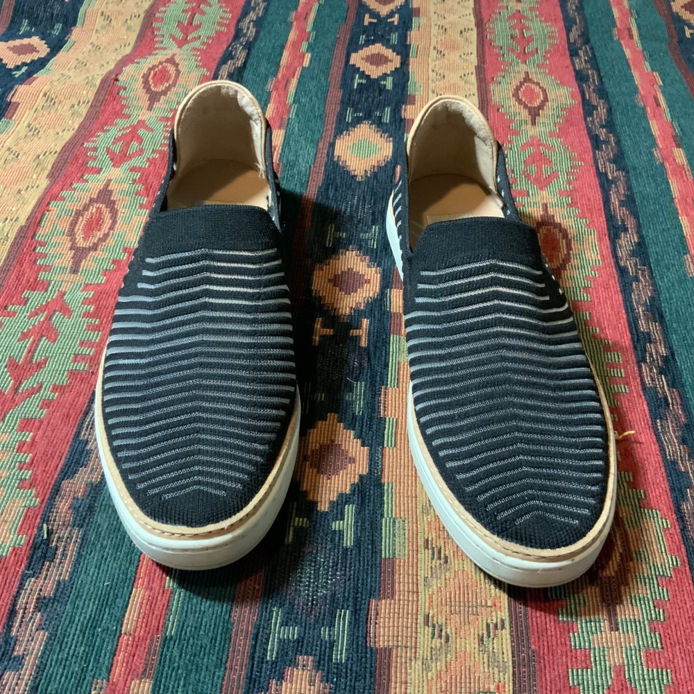 UGG Sammy Breeze Slip On Sneaker size 8